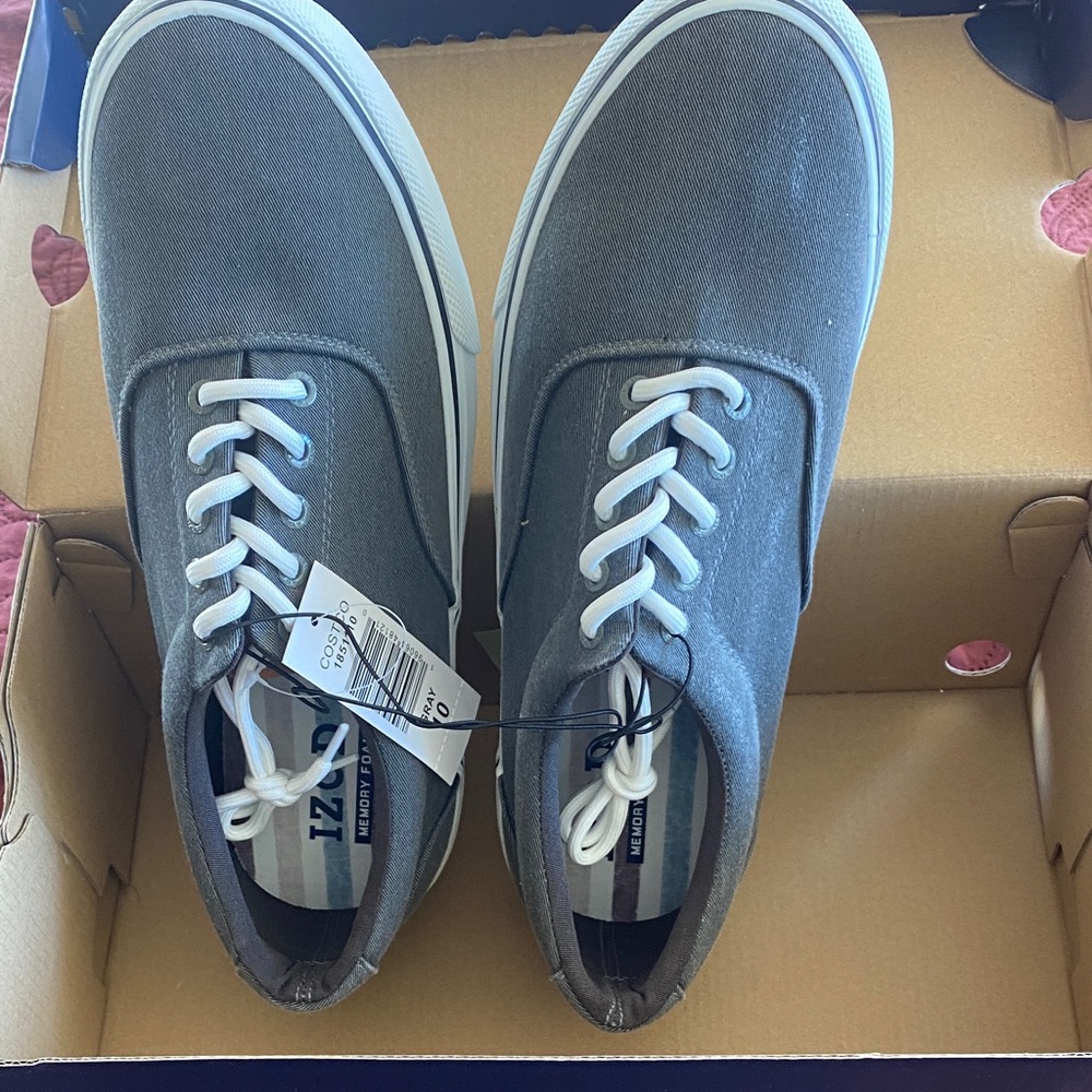 Izod Gray Canvas Sneakers
